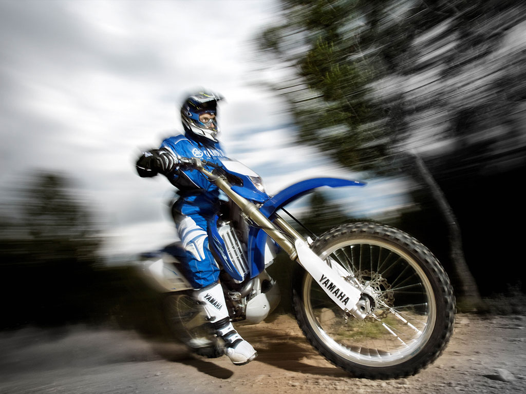 2009-WR450F-action-03_tcm76-256137.jpg