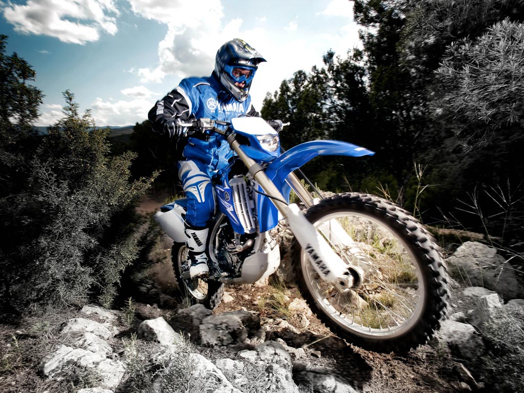 2009-WR250F-action-02_tcm76-256104.jpg
