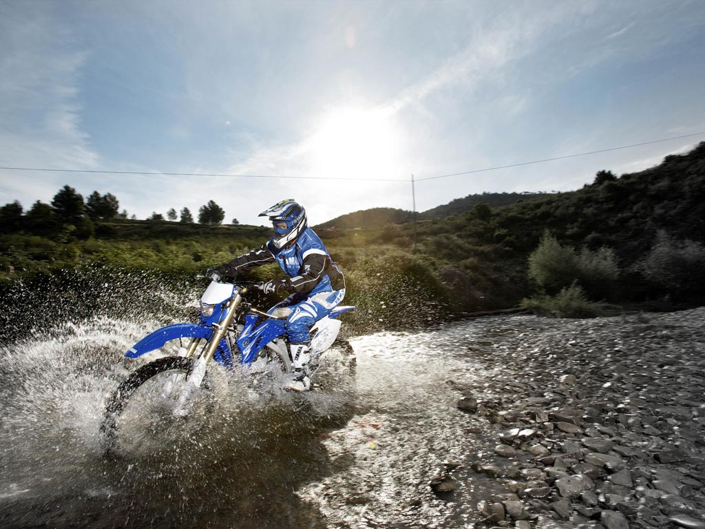 2009-WR250F-action-03_tcm76-256107.jpg